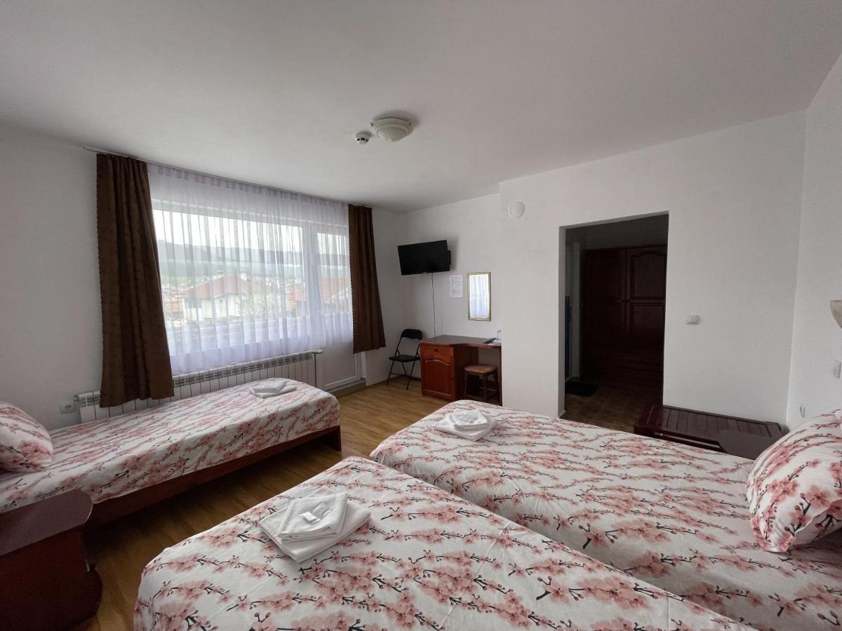 Family Hotel Panorama Sarnitsa Eksteriør bilde